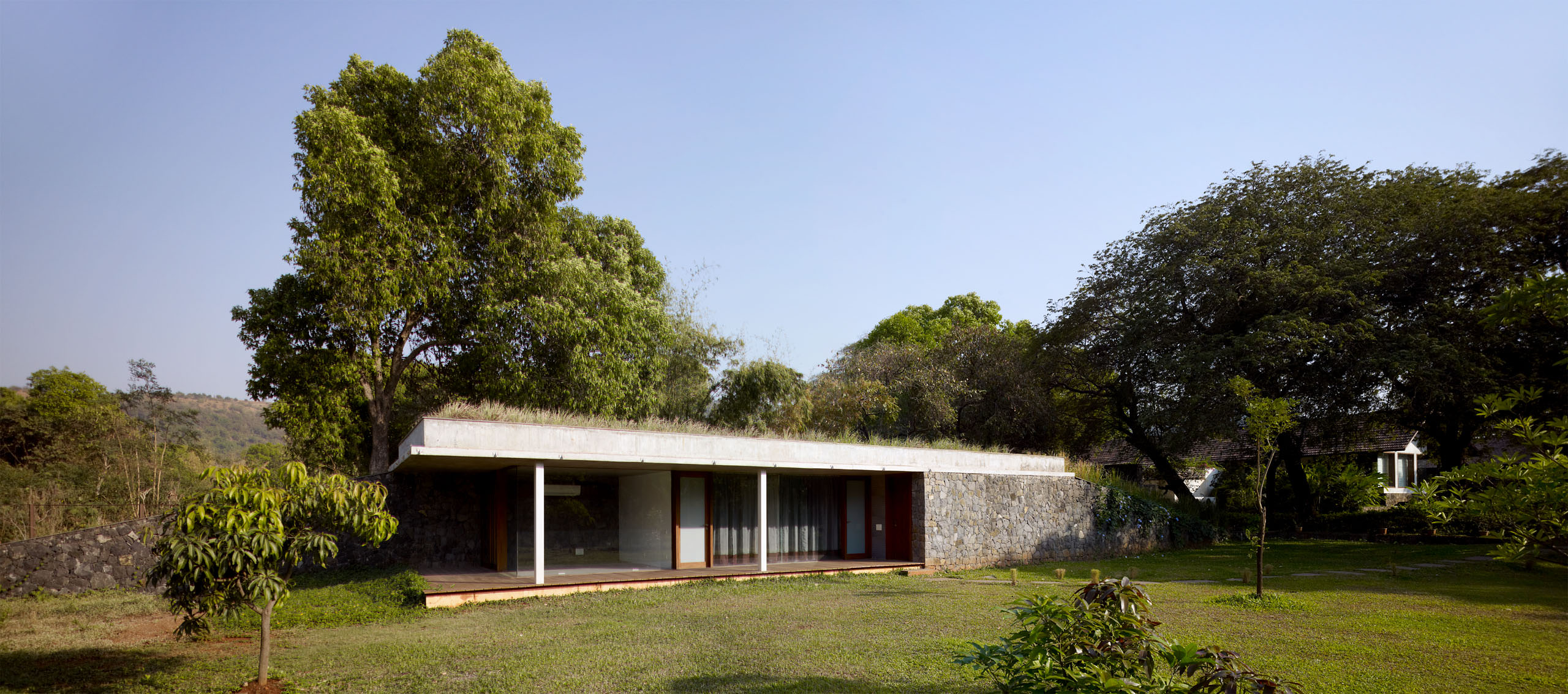 E12373 032112p j2560